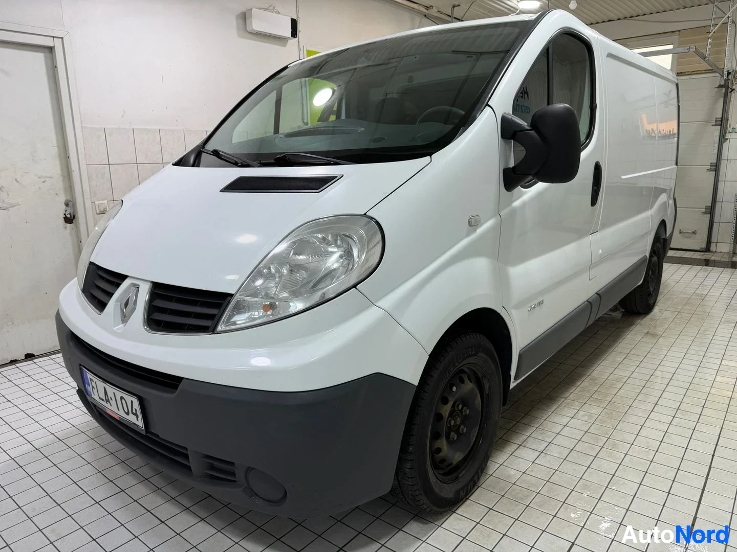 Renault Trafic 2,0 dCi 115hv 6MT L1H1 5m3 Puolipitkä - Puolikorkea, 2014