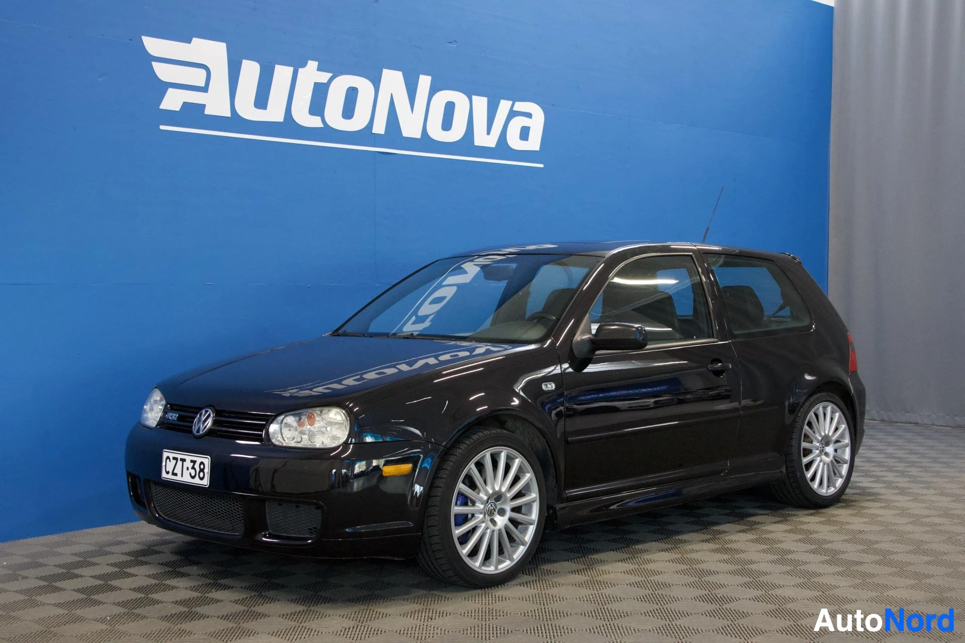 Volkswagen Golf R32 4Motion 2004