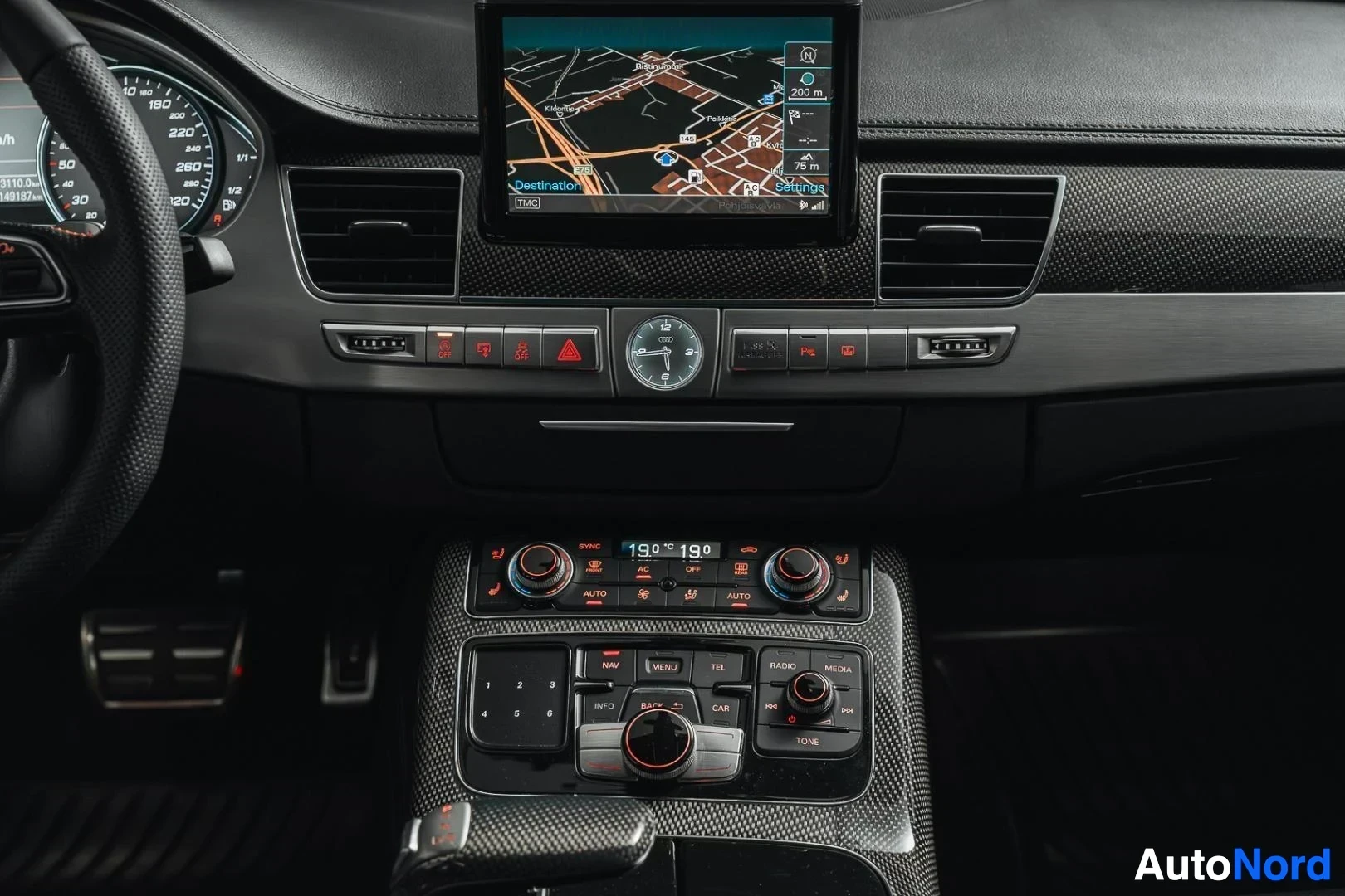 Black Audi S8 2013, detail, photo 17