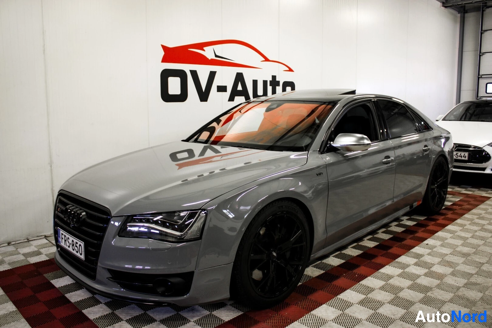 Audi S8 4.0 TFSI quattro 2013