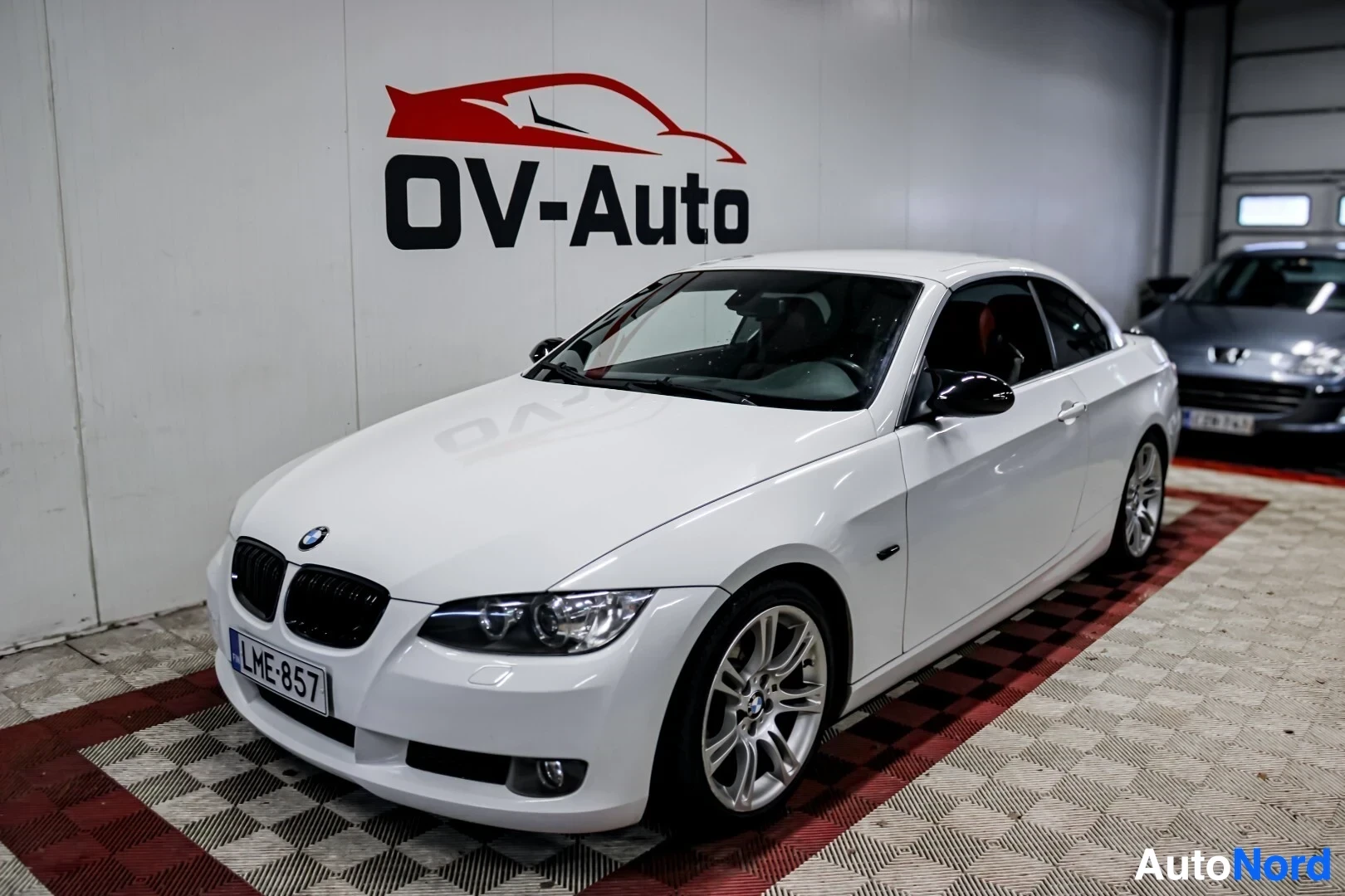BMW 320i 2008