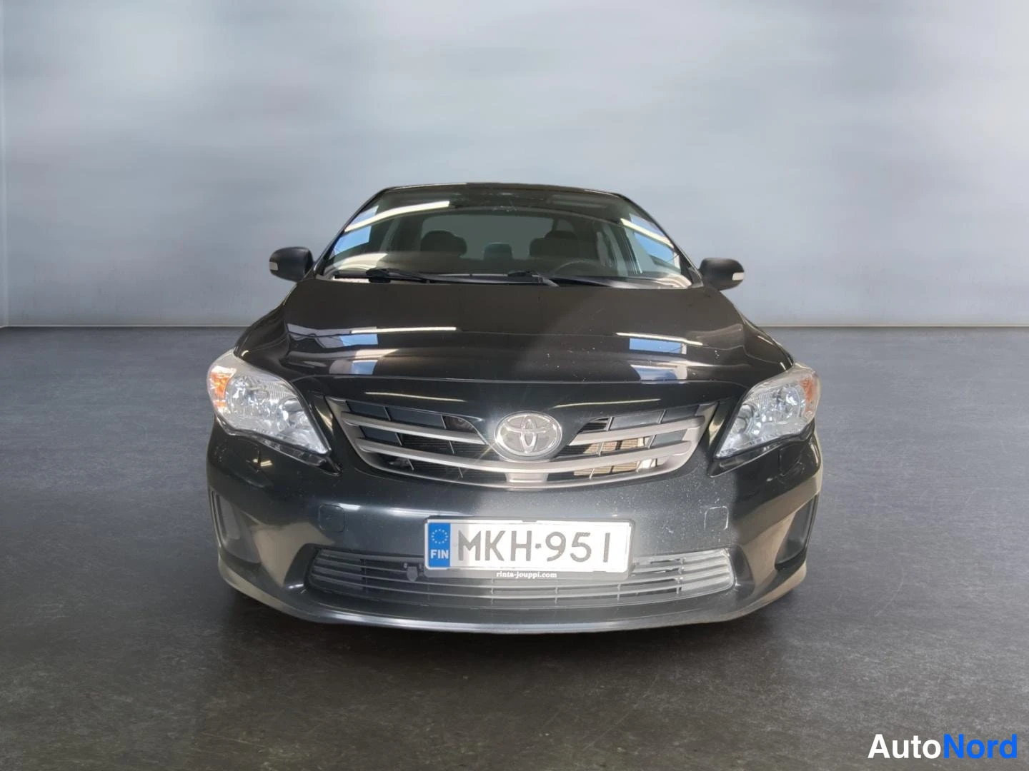 Punainen Toyota Corolla 2005, edestä, kuva 5