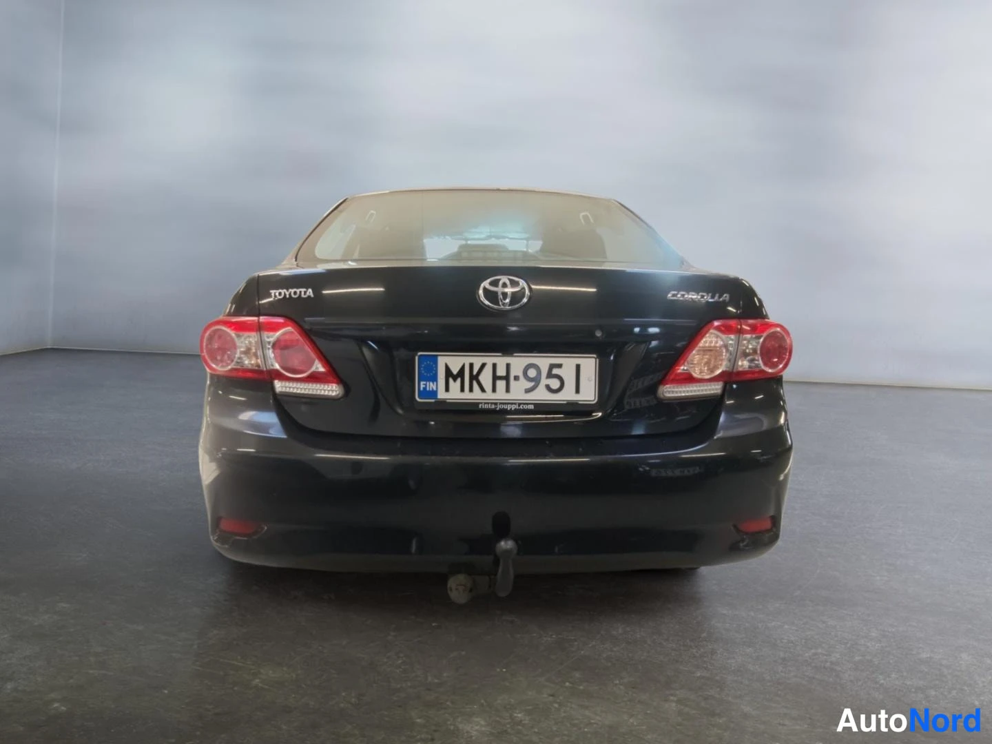 Punainen Toyota Corolla 2005, takaa, kuva 8