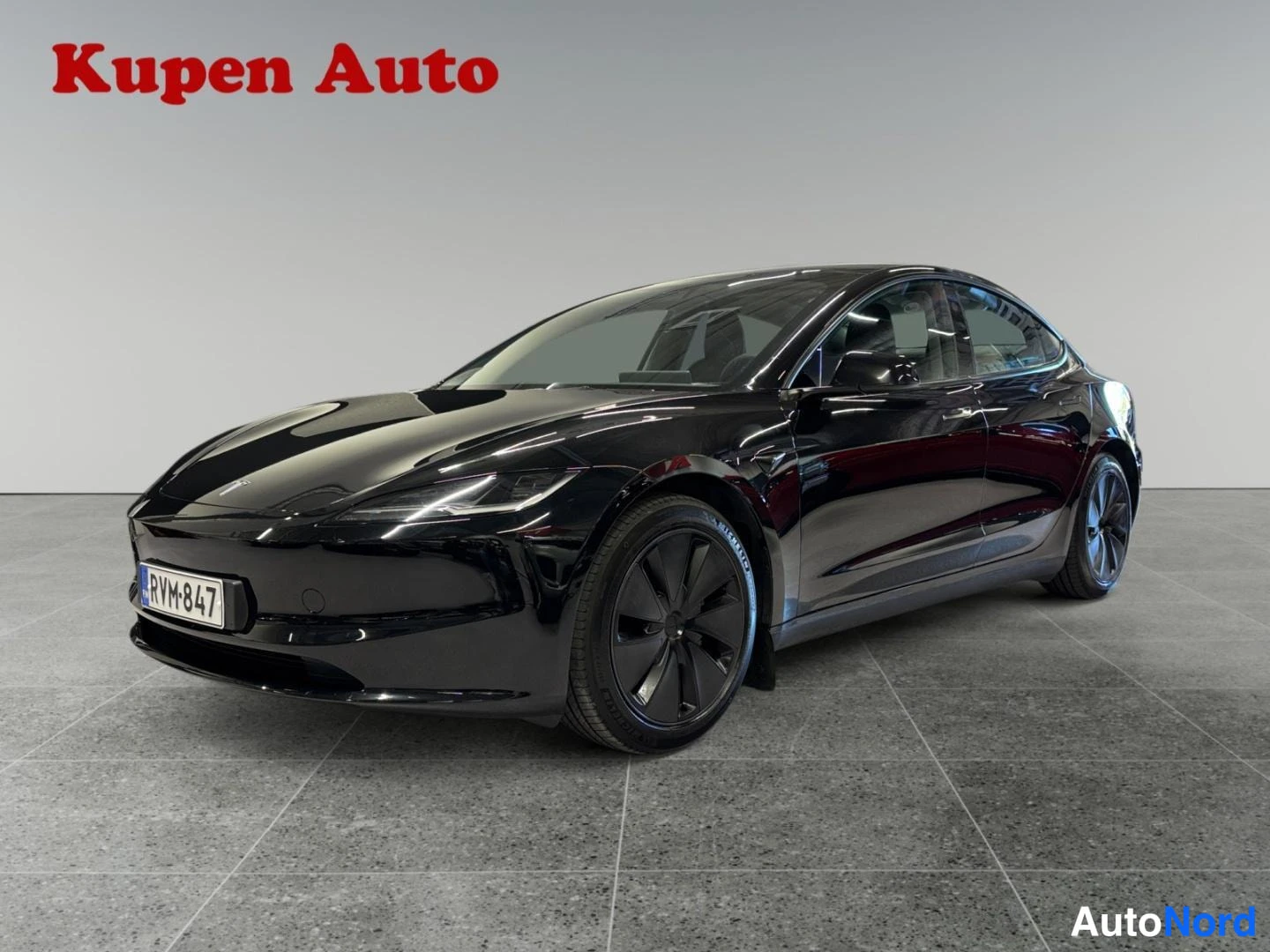 Tesla Model 3 Highland 2024