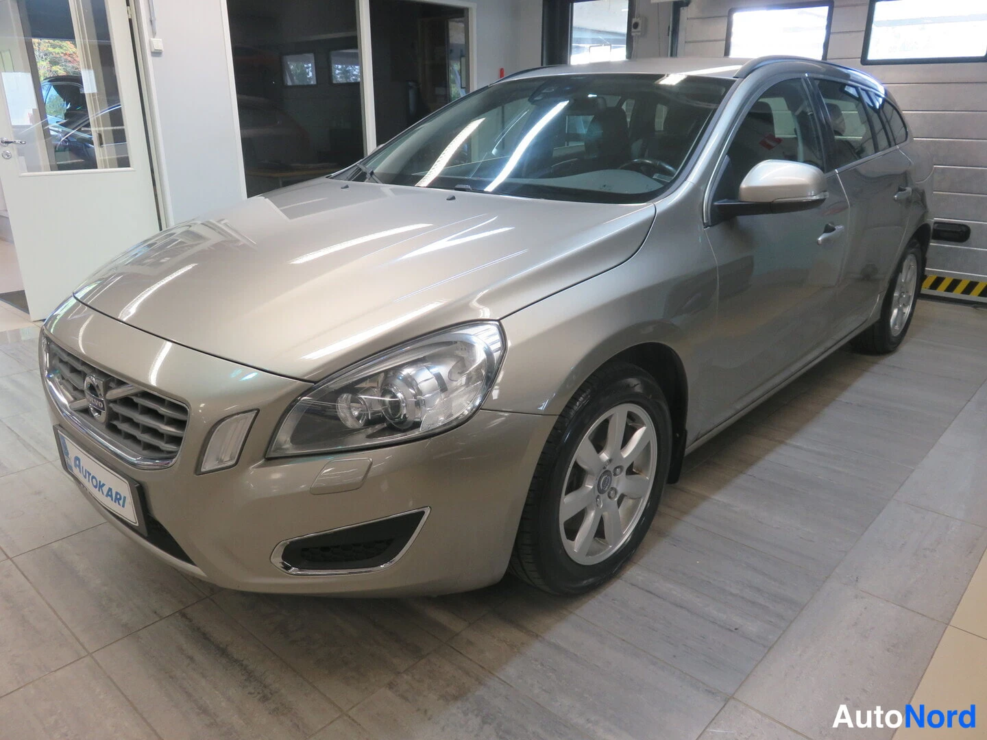 Volvo V60 T4 Momentum 2012