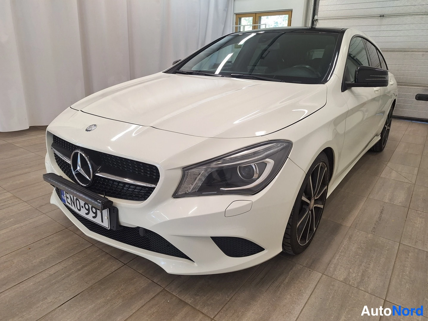 Mercedes-Benz CLA 180 A Shooting Brake Premium Business 2015