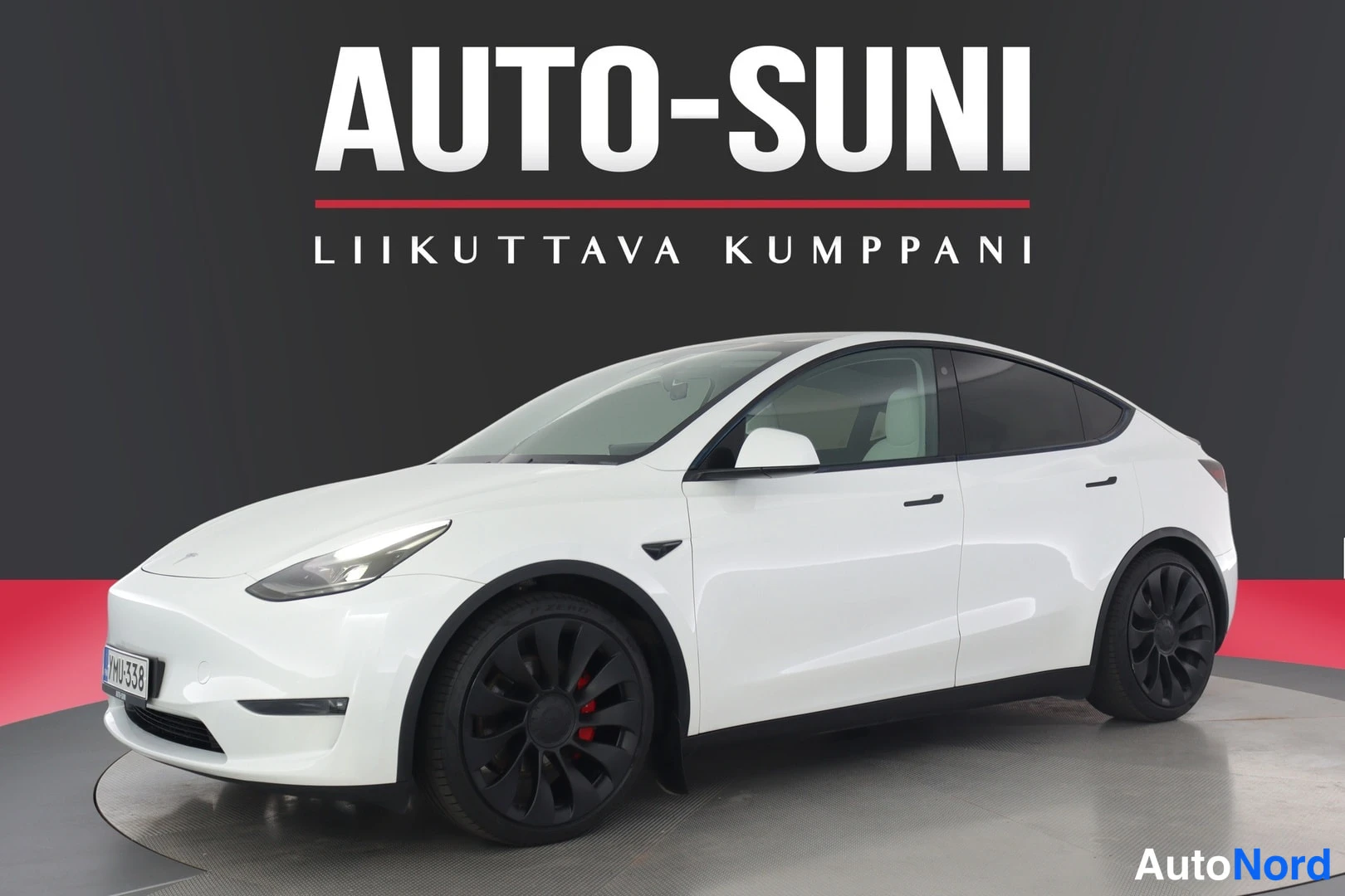 Tesla Model Y 2024