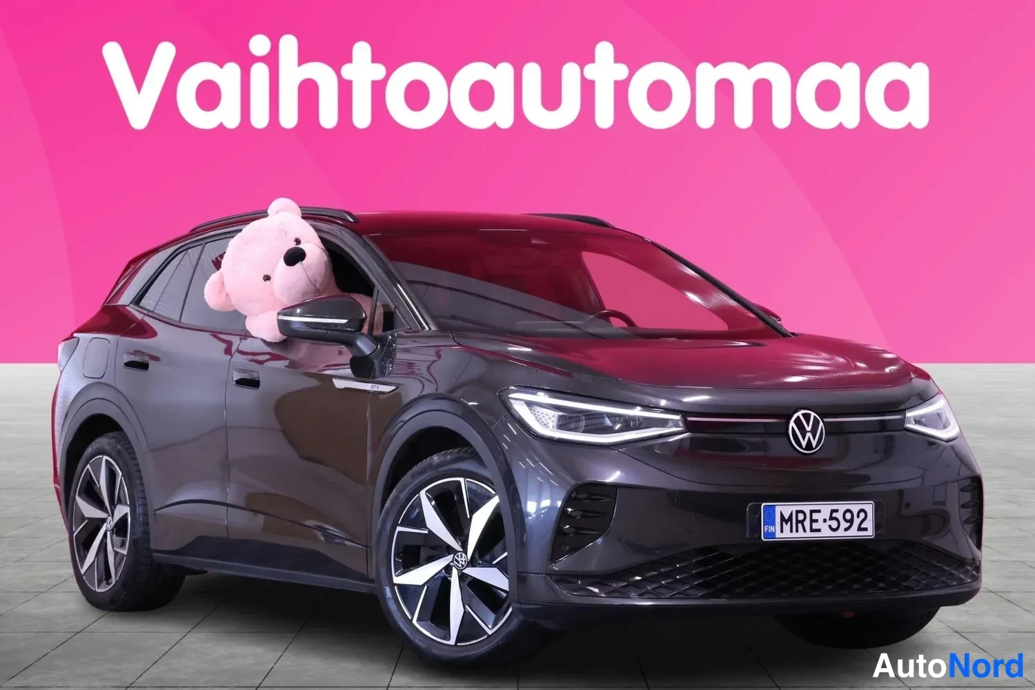 Harmaa Volkswagen ID.4 GTX 2022, etuviisto, keula oikealle, kuva 3
