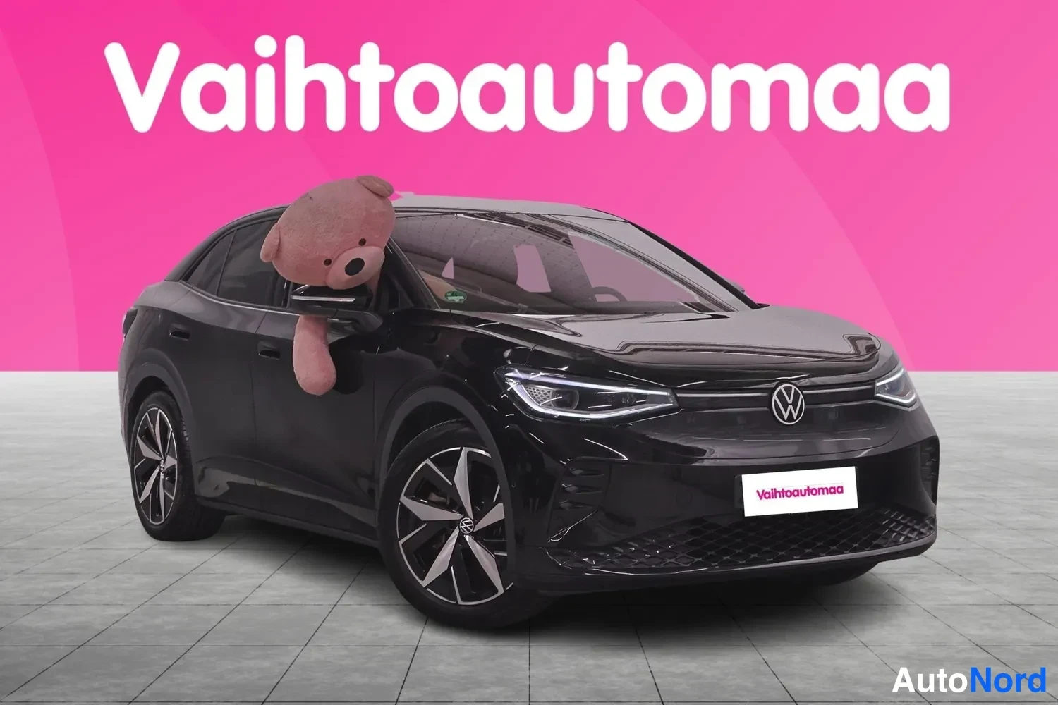 Musta Volkswagen ID.5 2023, etuviisto, keula oikealle, kuva 3
