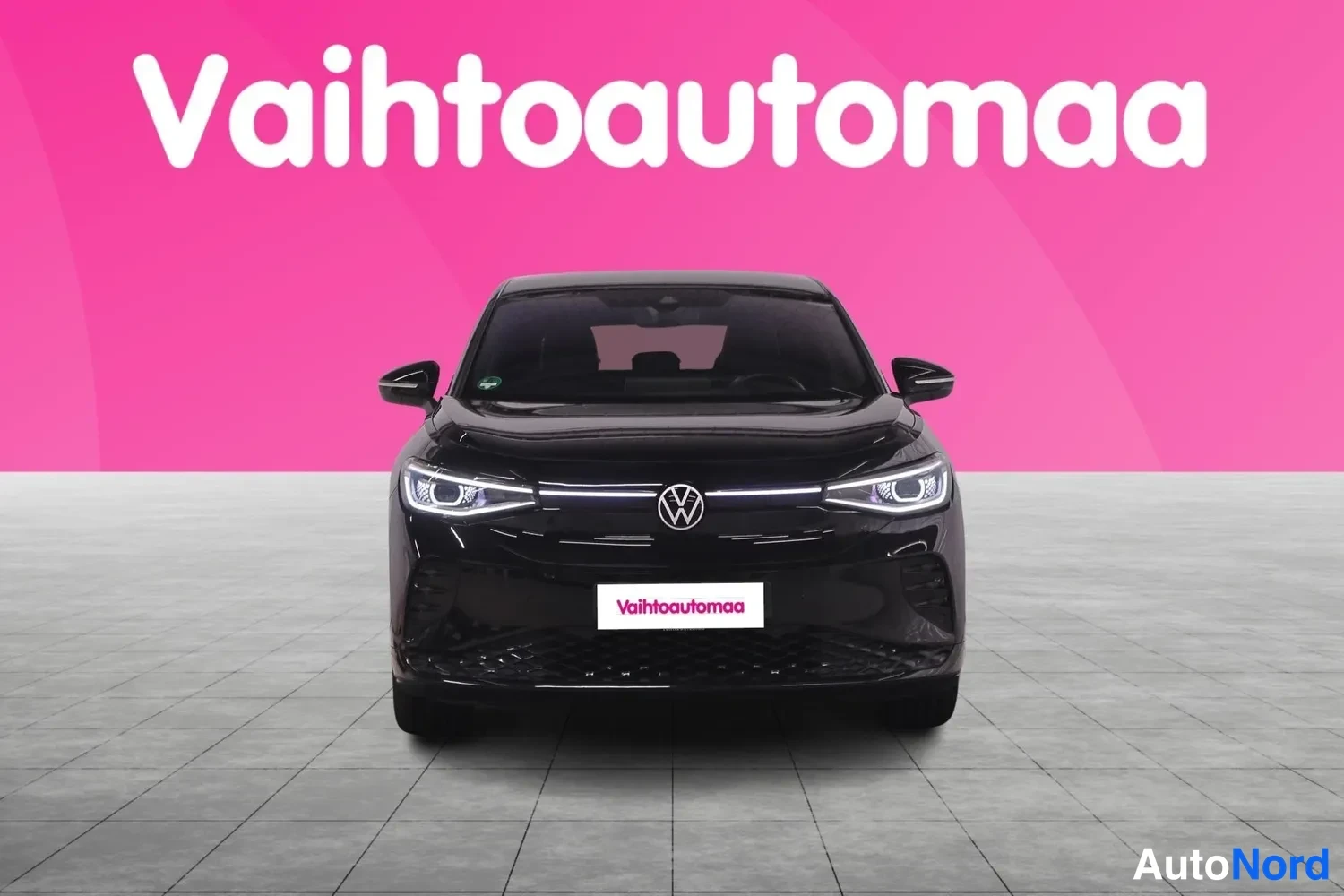 Musta Volkswagen ID.5 2023, edestä, kuva 4