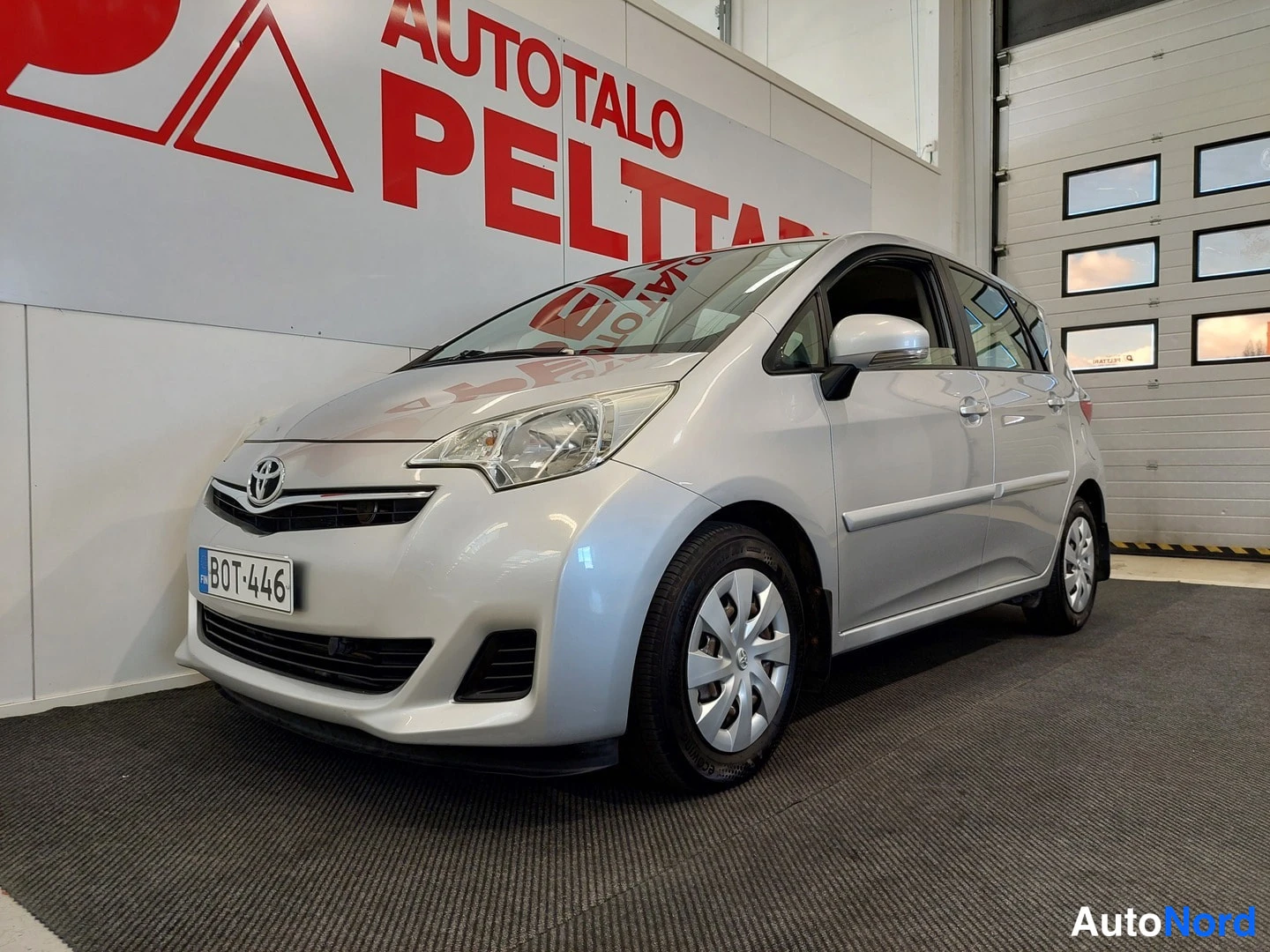 Toyota Verso-S Linea Sol 2011
