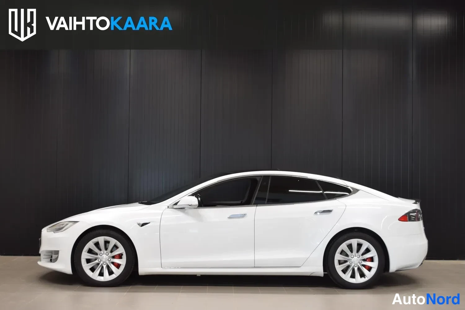 Valkoinen Tesla Model S 2017, kuva 2