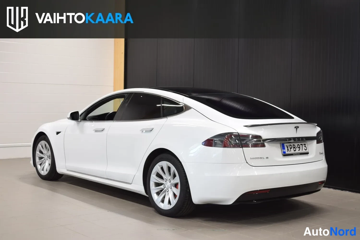 Valkoinen Tesla Model S 2017, kuva 6
