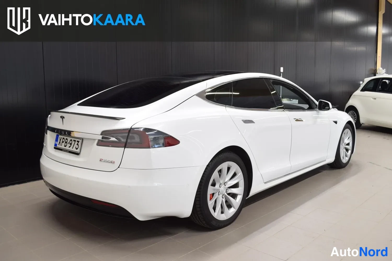 Valkoinen Tesla Model S 2017, kuva 5