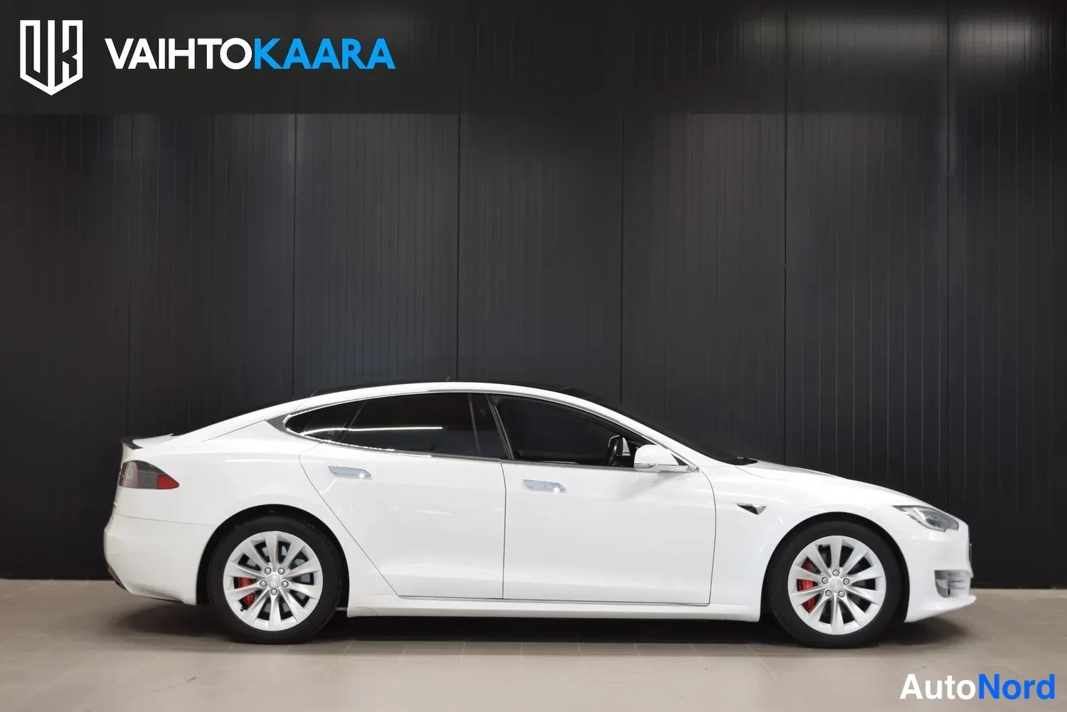 Valkoinen Tesla Model S 2017, kuva 3