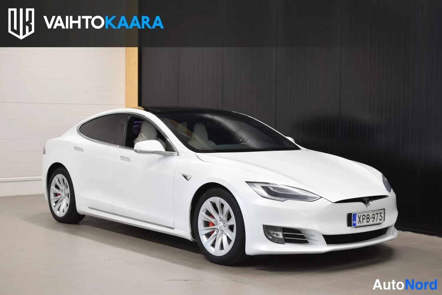 Valkoinen Tesla Model S 2017, kuva 4