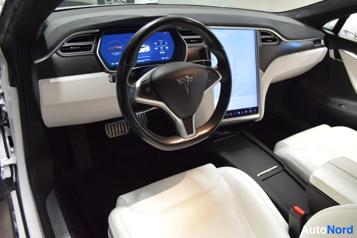 Valkoinen Tesla Model S 2017, kuva 12
