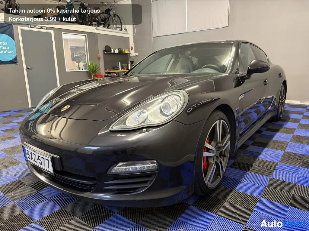 Porsche Panamera 3.0L V6 Turbodiesel 2012