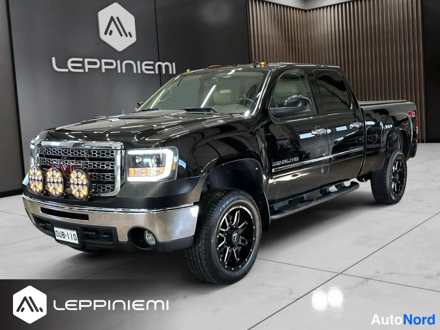 GMC Sierra 2500HD Denali 2011