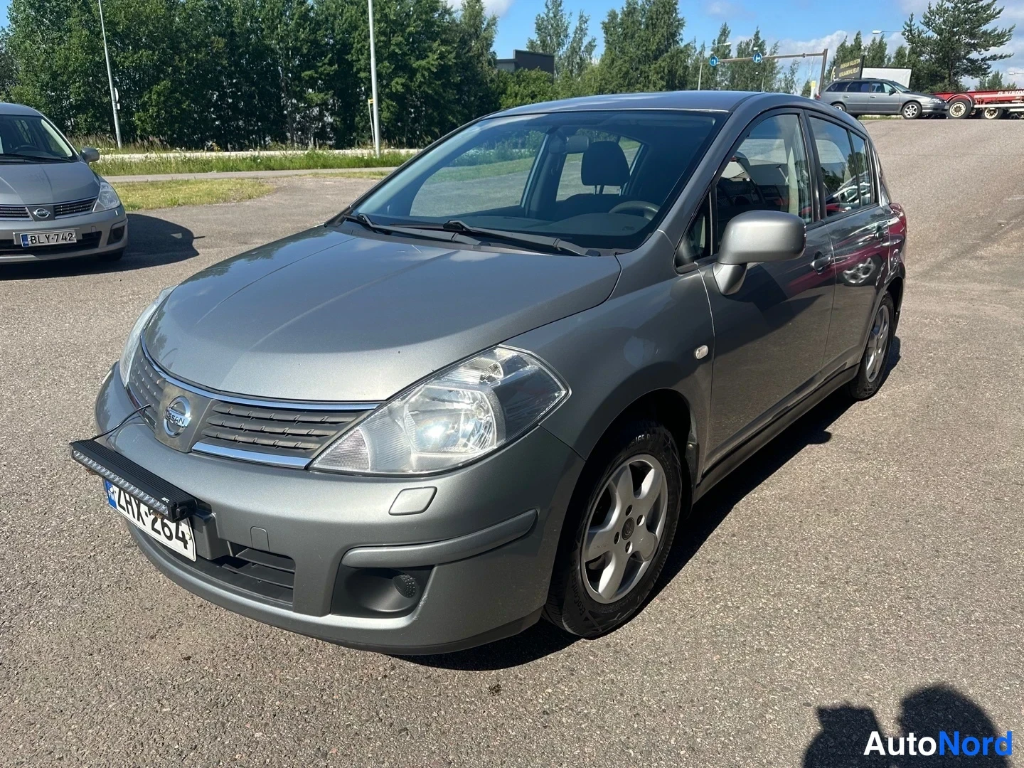 Nissan Tiida 1.6 Visia 2010