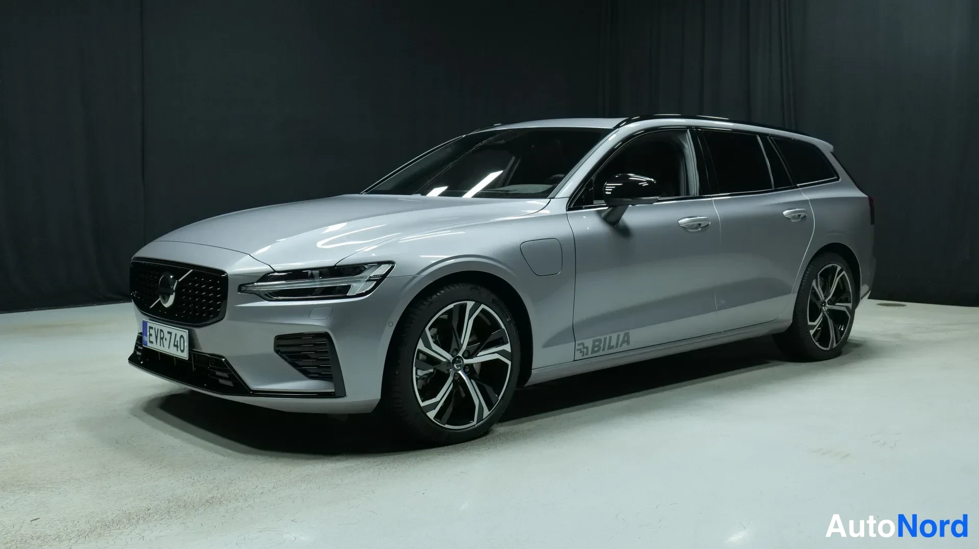 Volvo V60 T6 AWD Long Range Ultra Dark 2026
