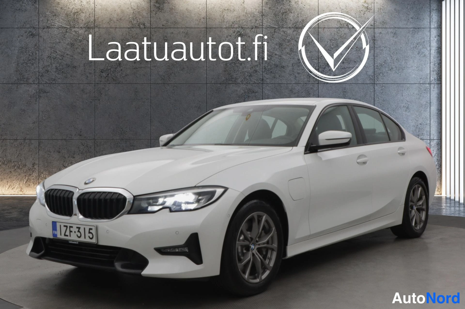 BMW 330 2021