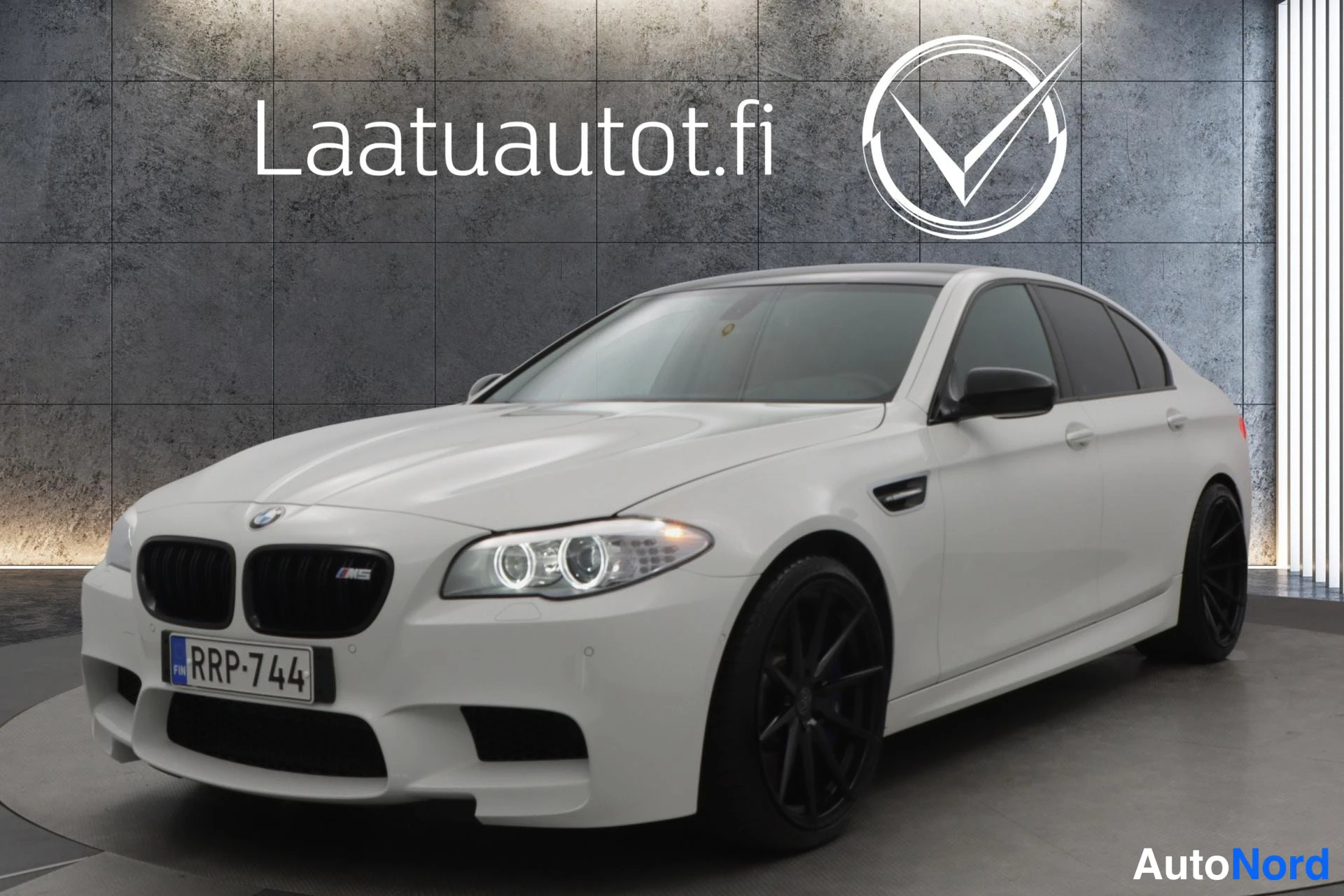 BMW M5 2013