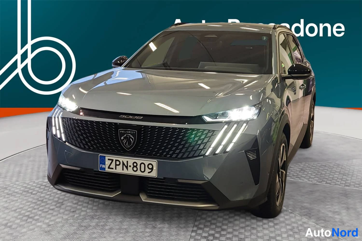 Peugeot E-5008 2025