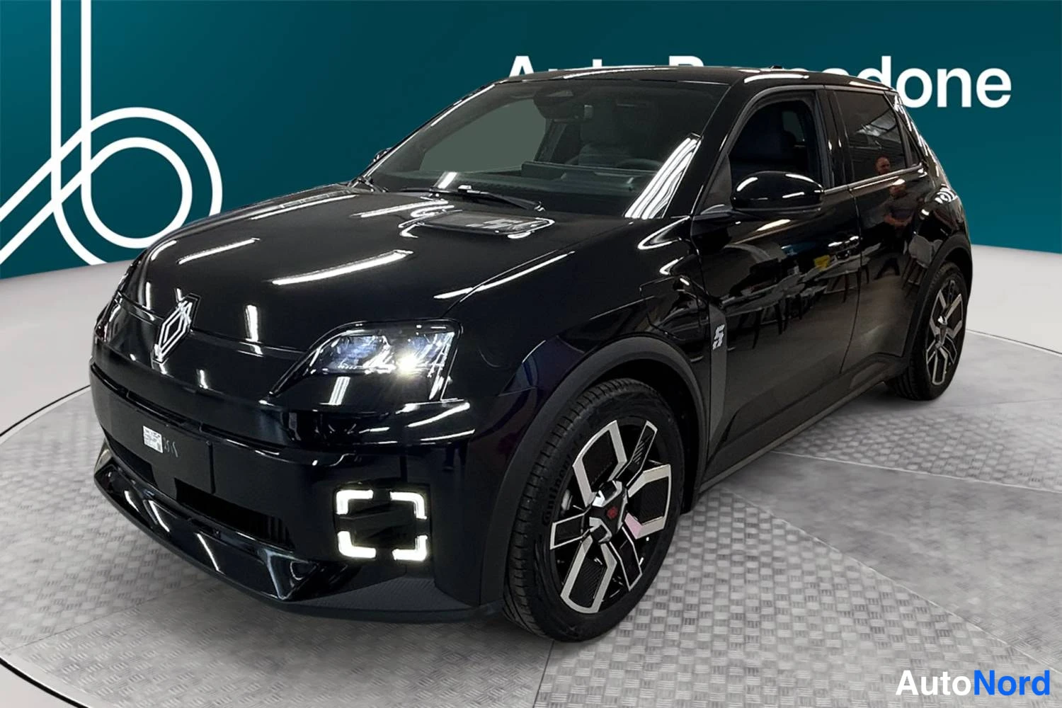 Renault 5 E-Tech electric techno 2026