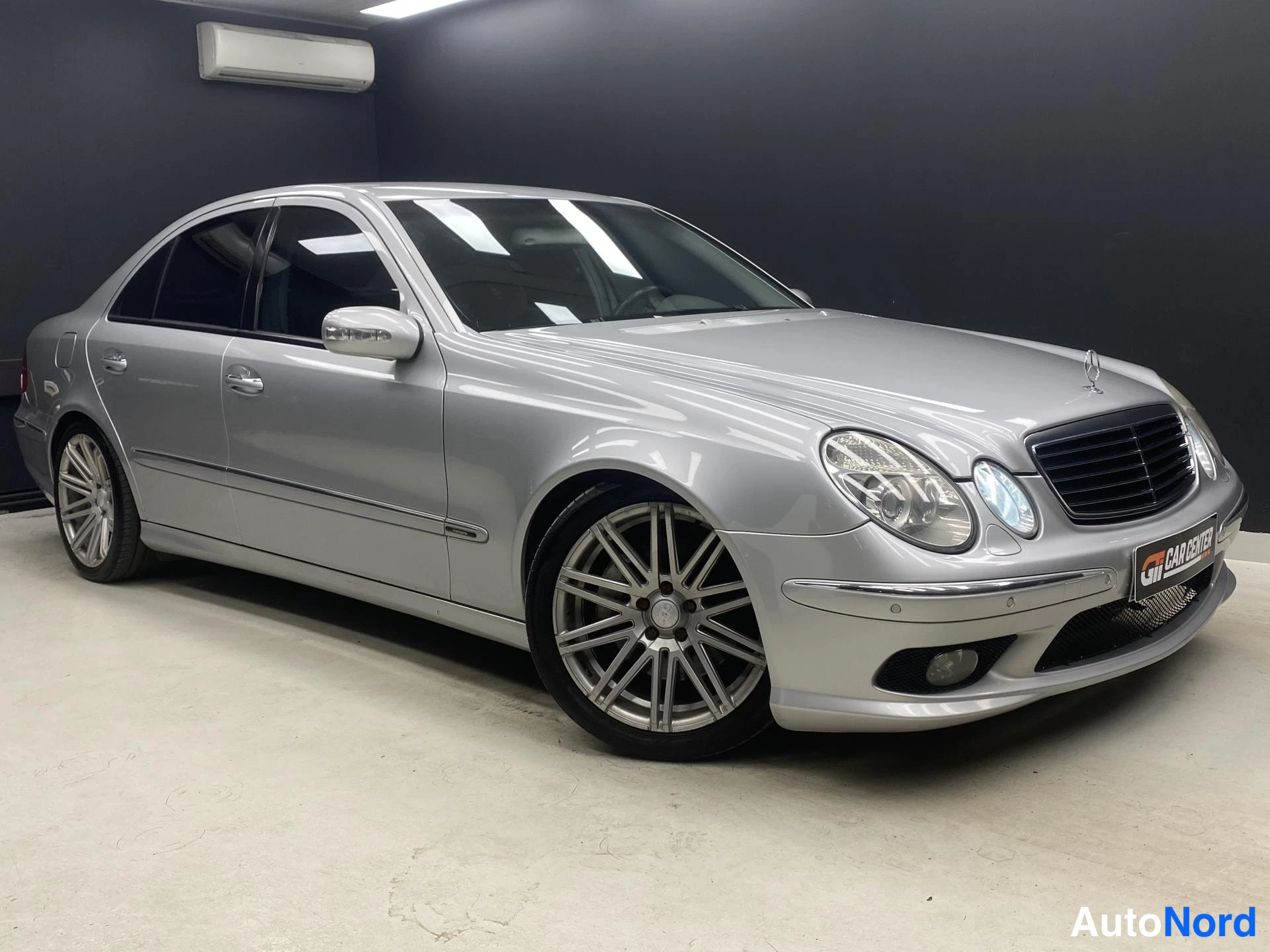 Mercedes-Benz E 2005