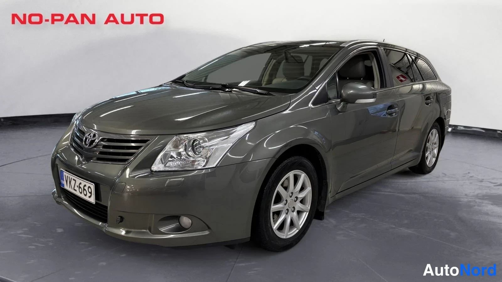 Toyota Avensis 1.8 Valvematic Luxury Wagon 2010
