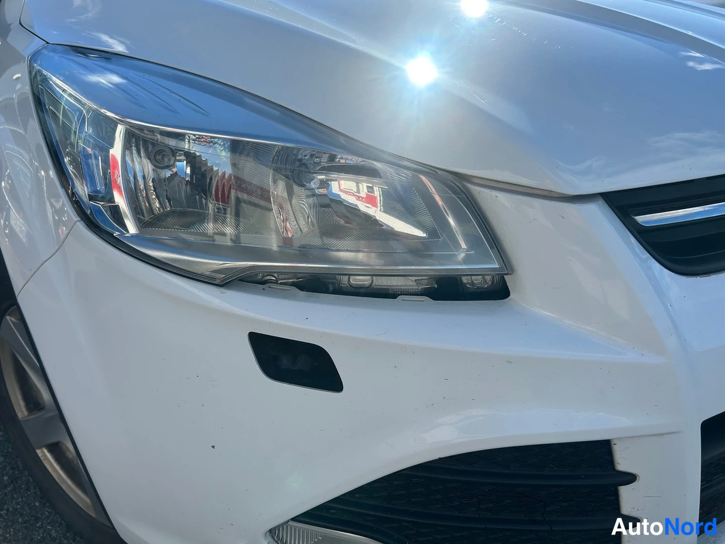 Valkoinen Ford Kuga 2014, yksityiskohta, kuva 15