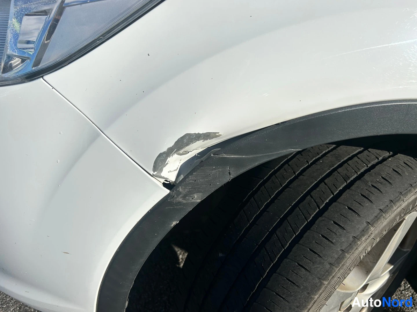 Valkoinen Ford Kuga 2014, yksityiskohta, kuva 16