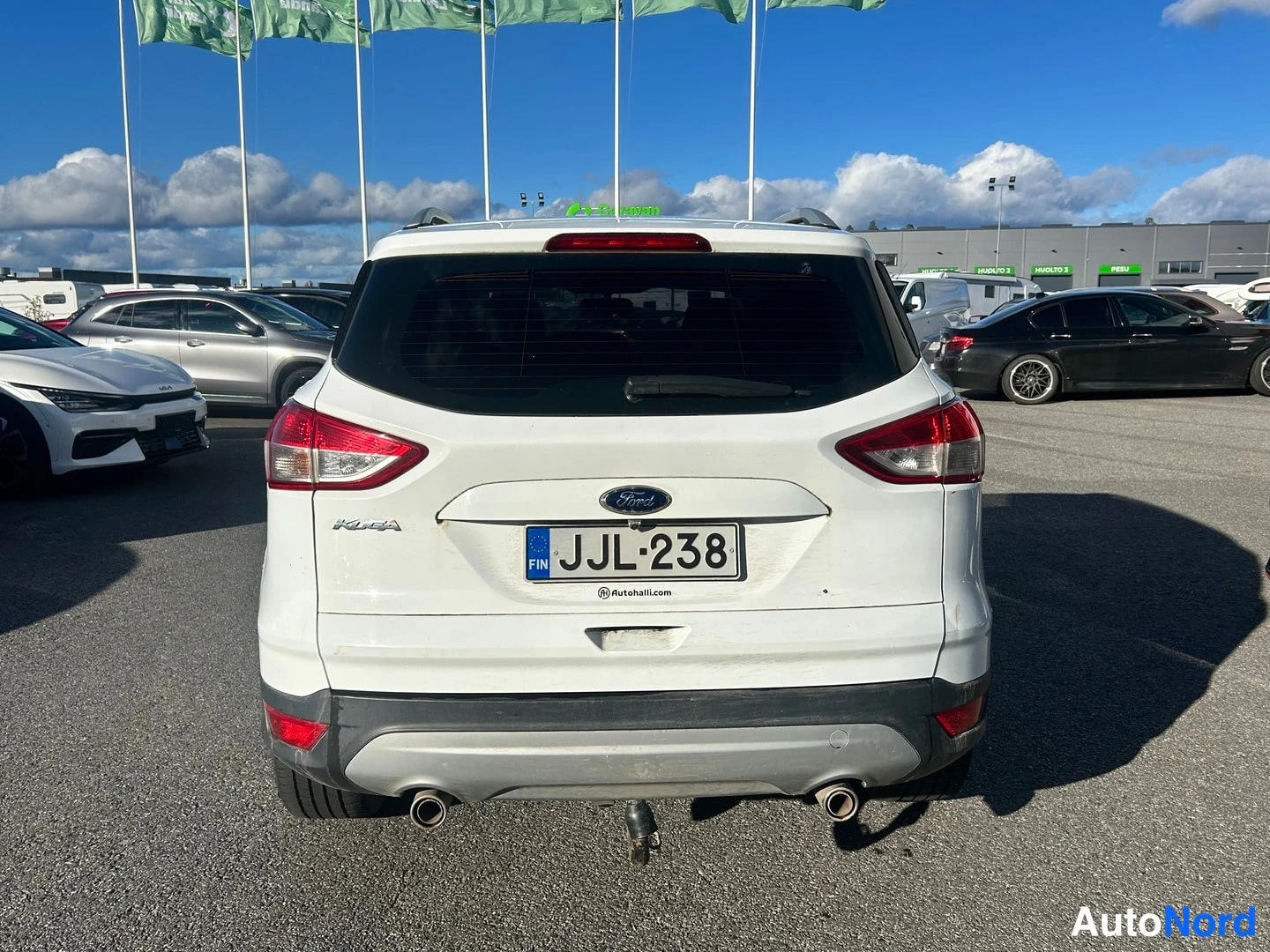 Valkoinen Ford Kuga 2014, takaa, kuva 5