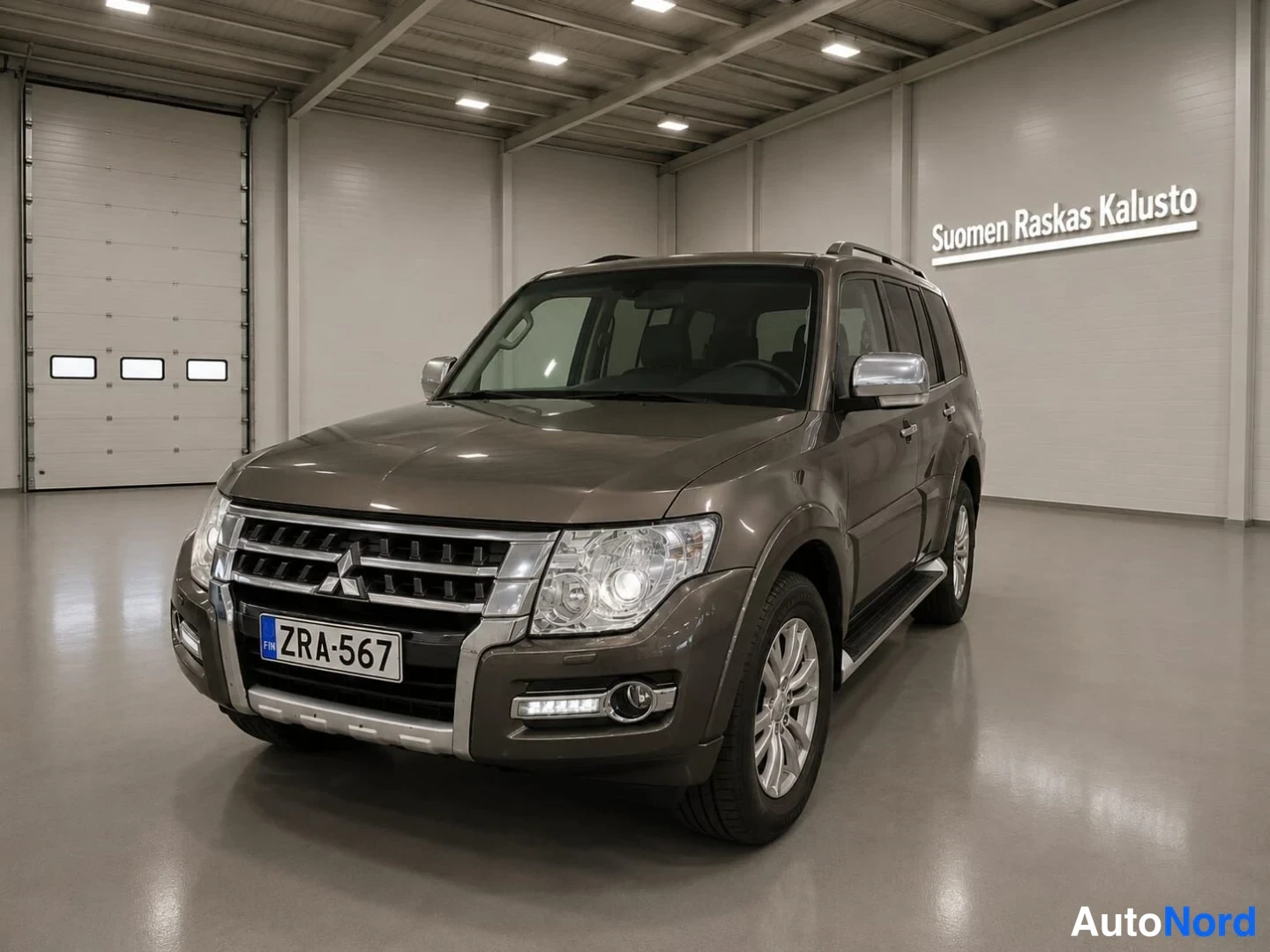 Mitsubishi Pajero 3,2 Di-D Instyle Navi AT 2017
