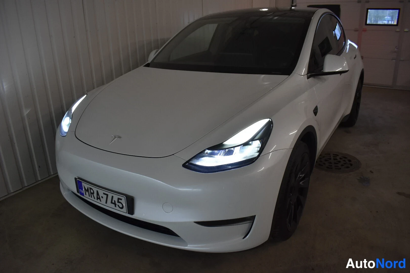 Tesla Model Y 2021