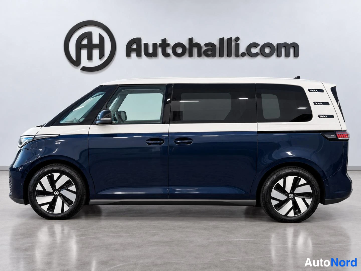 Sininen Volkswagen ID. Buzz 2023, sivulta, kuva 3