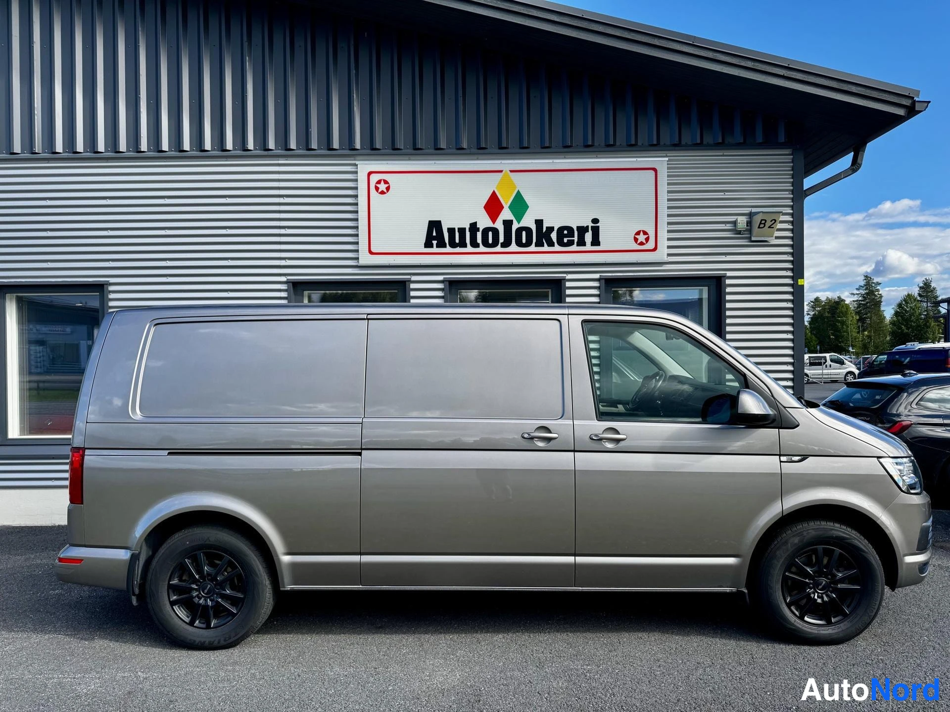 Volkswagen Transporter pitkä 2.0 TDI 110 kW