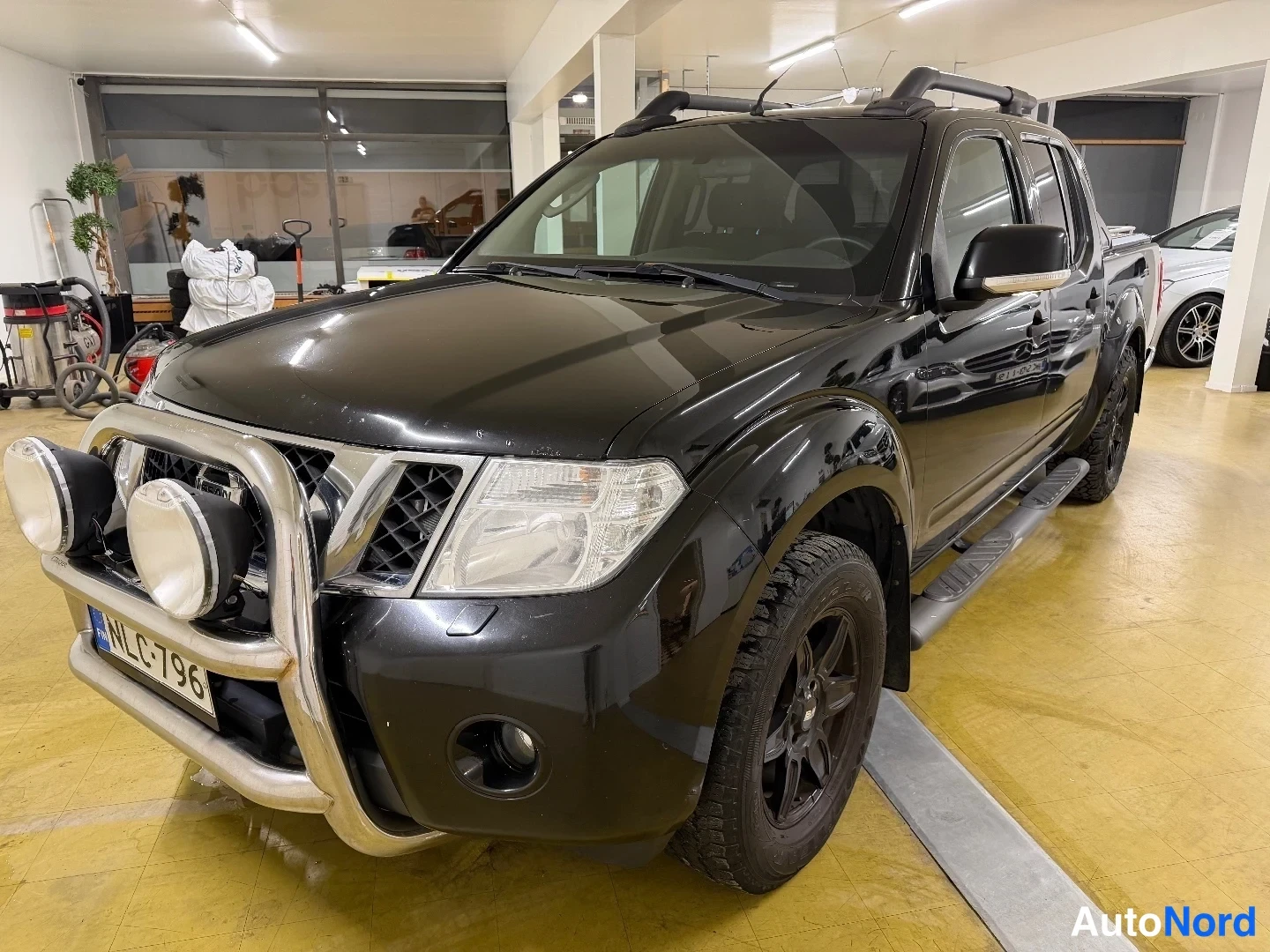 Nissan Navara Double Cab 2,5dCi 190hv SE 5A/T 5-paikkainen 2012