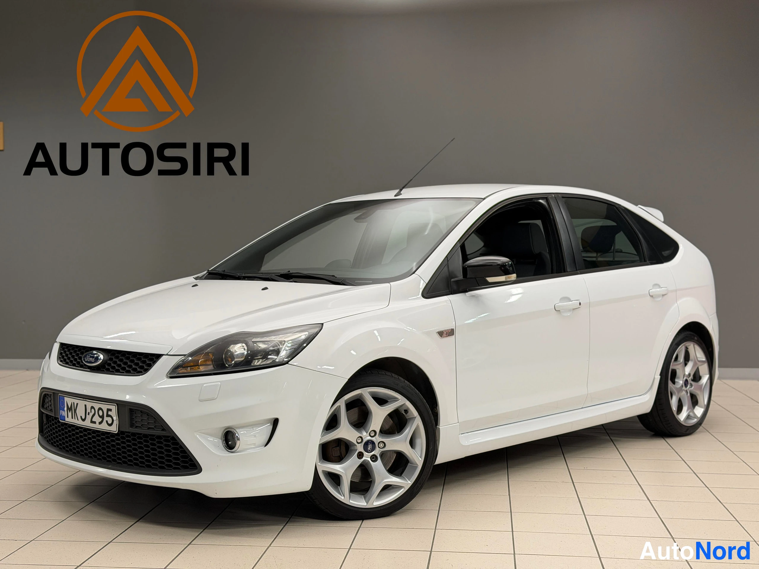 Ford Focus 2,5 ST 225 hv 2010