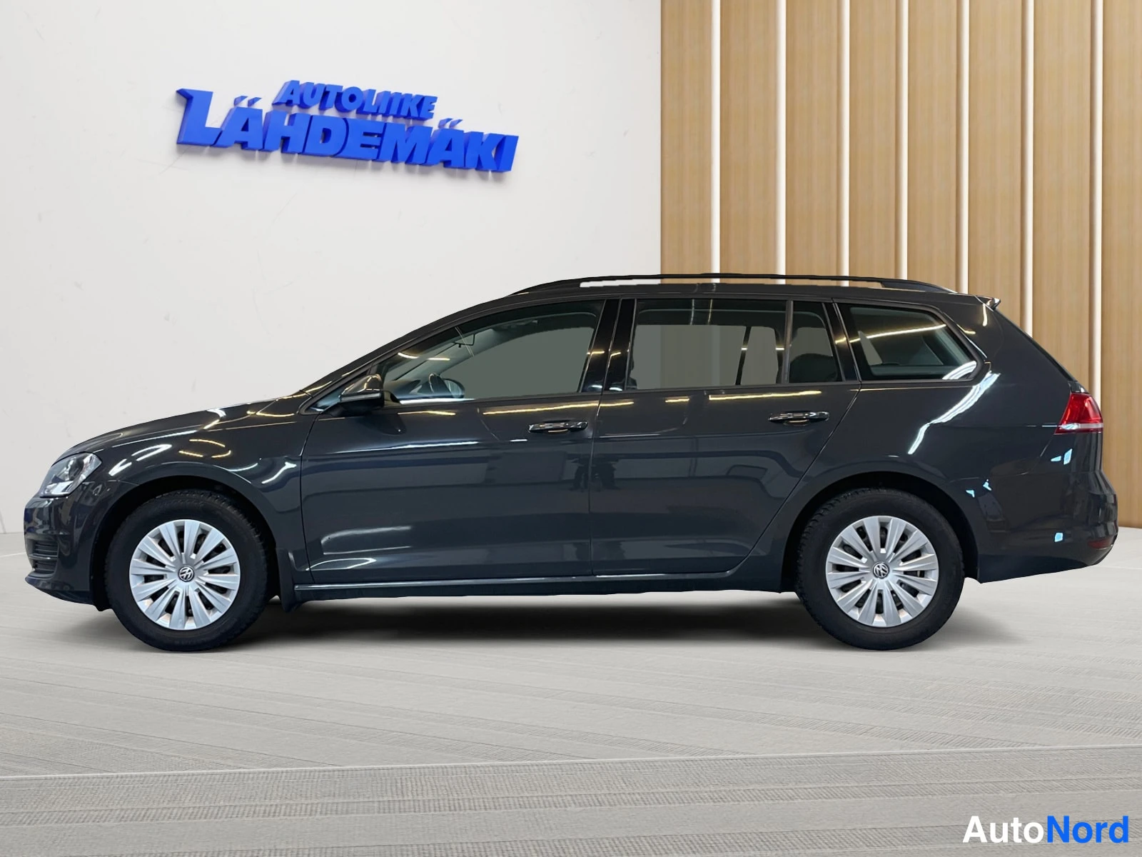 Grey Volkswagen Golf 2017, side, photo 6