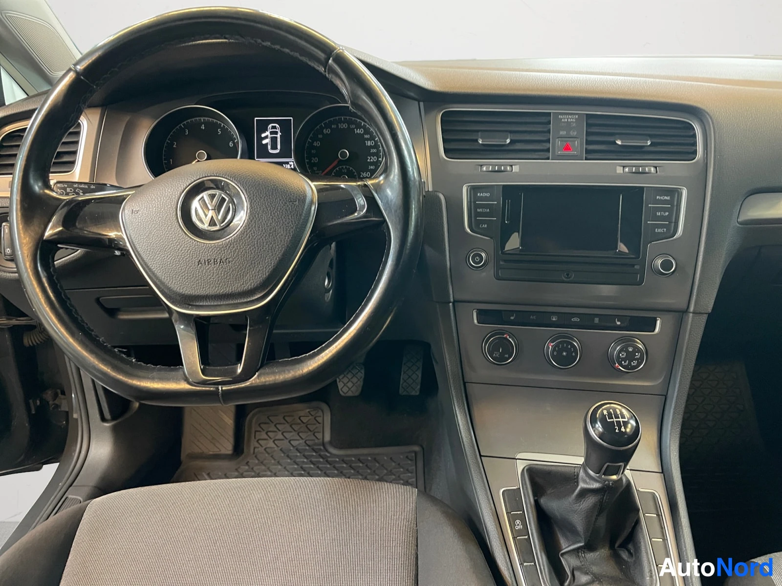 Grey Volkswagen Golf 2017, cockpit, photo 11