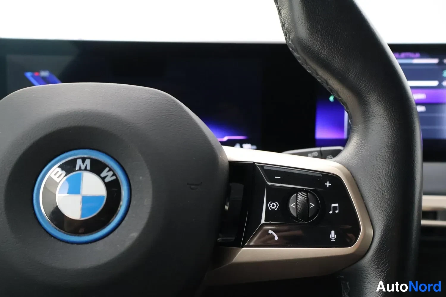 Musta BMW iX 2023, yksityiskohta, kuva 21