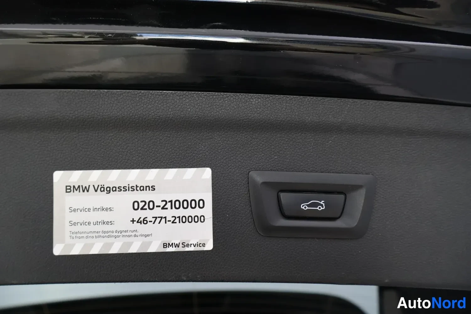 Musta BMW iX 2023, yksityiskohta, kuva 31