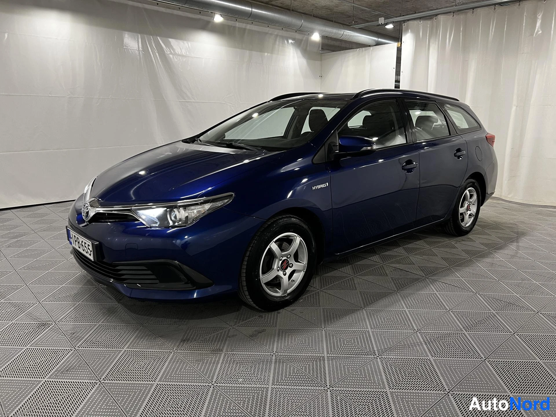 Toyota Auris Touring Sports 1,8 hybridi Active 2016