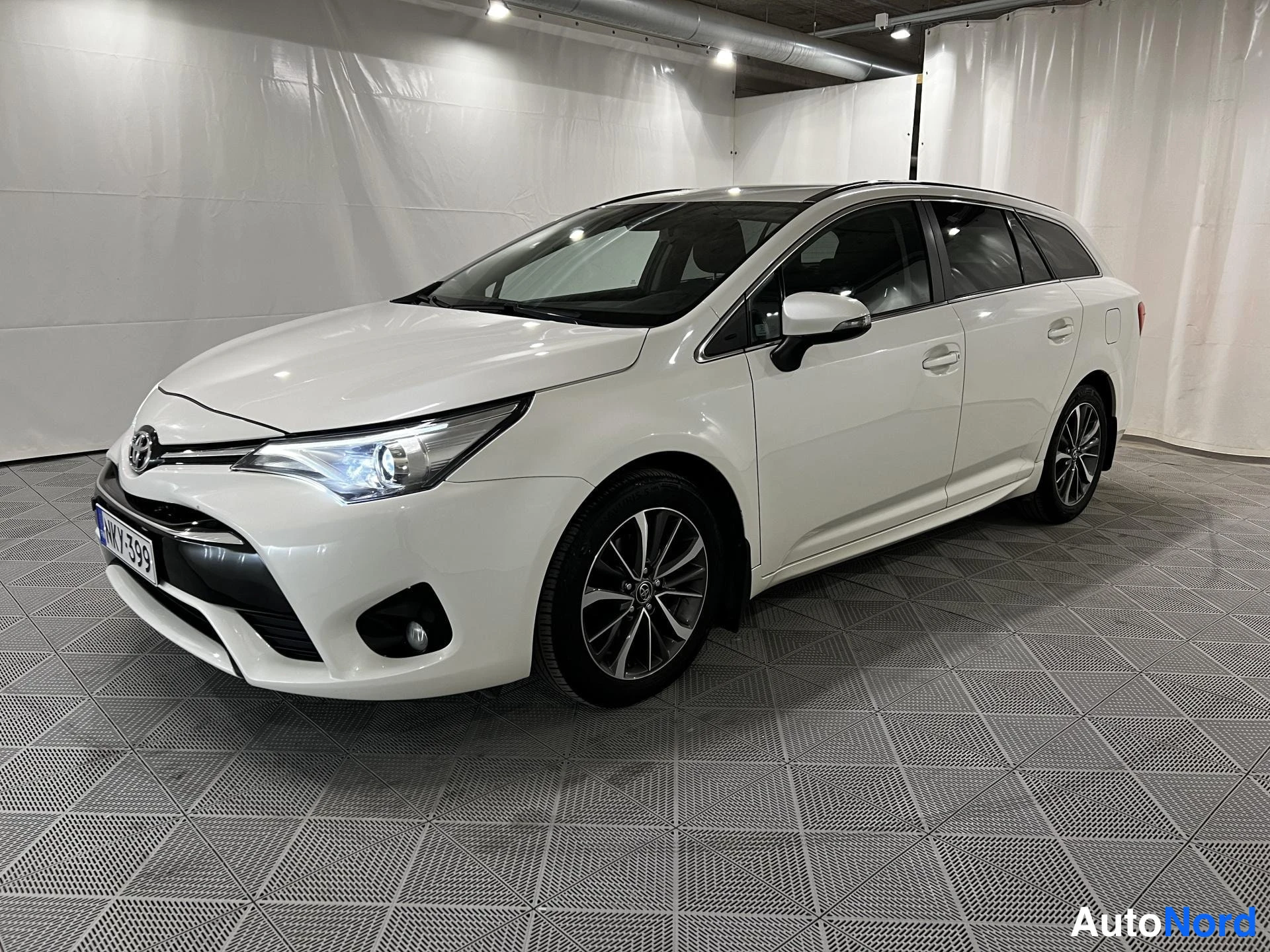 Toyota Avensis 1.8 Active 2017