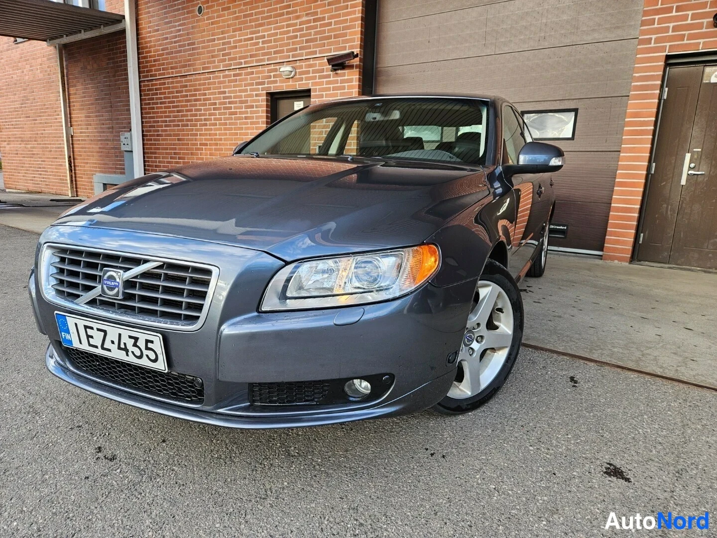 Volvo S80 2.5 T6 Momentum 200 hp 2007