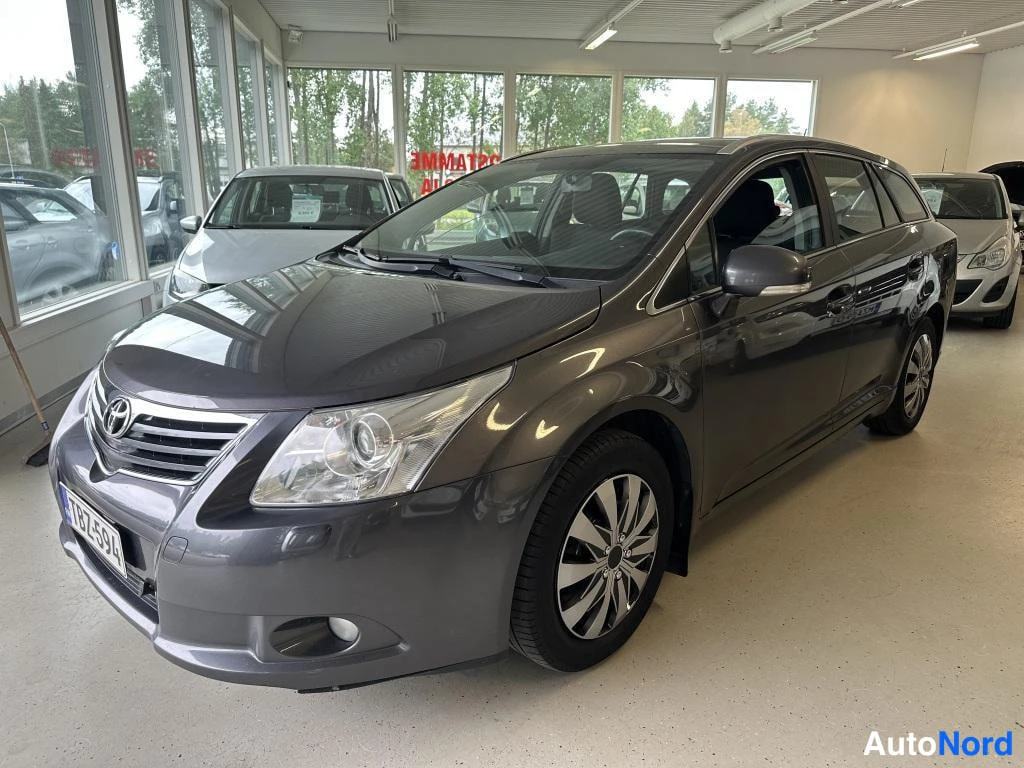 Toyota Avensis 2010