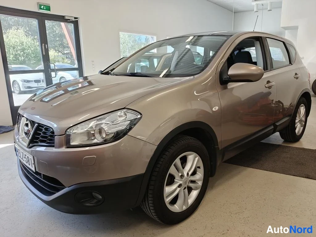 Nissan Qashqai Acenta Panorama-kattoikkuna 2011