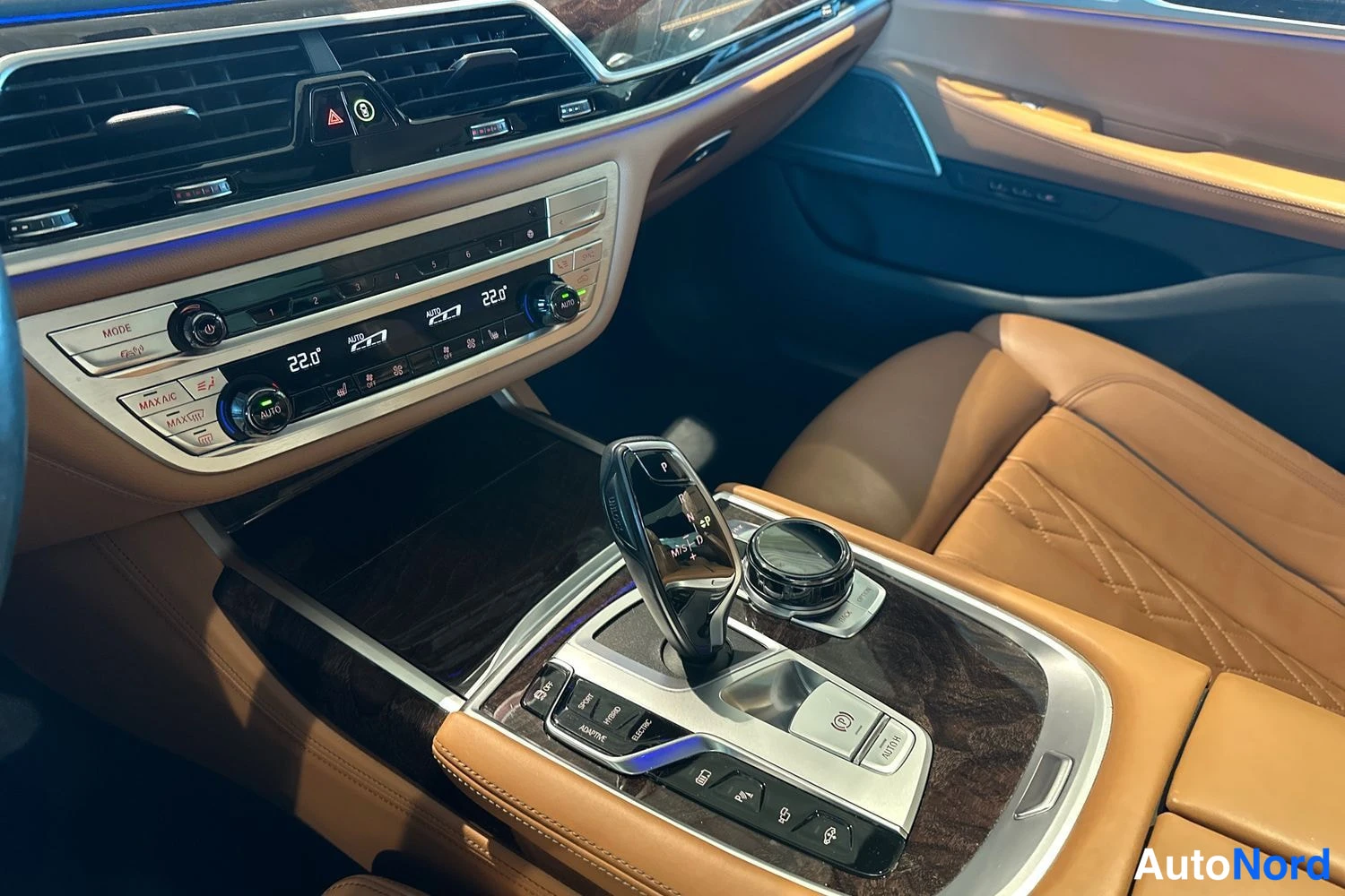 Harmaa BMW 745 2020, yksityiskohta, kuva 15
